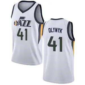 OUTFIT OF THE DAY  KELLY OLYNYK CELTICS JERSEY – DON'T GIVE A JAM